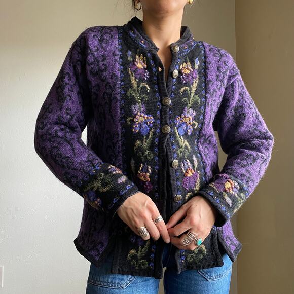 icelandic design wool cardigan - Picture 3 of 5